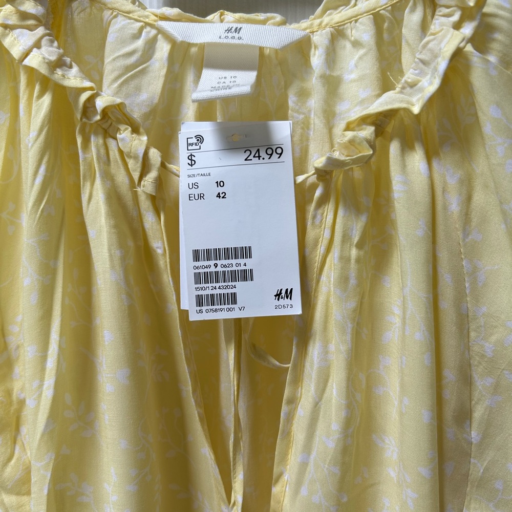 H&M Top - Picture 2 of 2